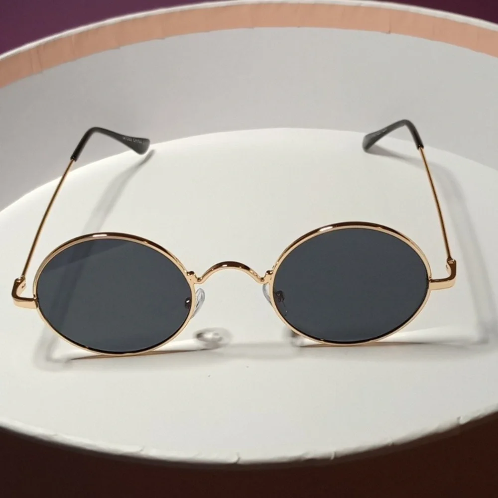 BLACK CIRCLE SUNGLASSES - Picture 4 of 5